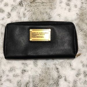 Marc by Marc Jacobs Ziparound Wallet